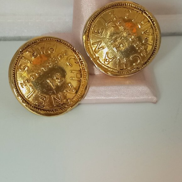 CHANEL 31 Rue Cambon Vintage 1980s Clip On Earrings Designer FAB! - Picture 2 of 11